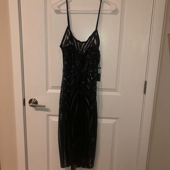 NEW!!! Black Sequin & Sheer Sleeveless Dress 💃🏾 - Picture 4 of 14
